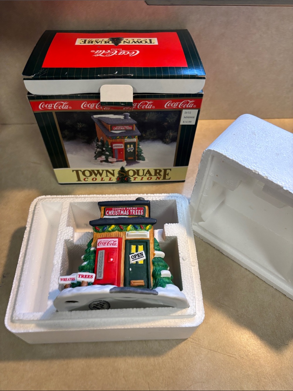 New COCA COLA TOWN SQUARE Collection COOPERS FARMs Christmas Trees 1996 RETIRED